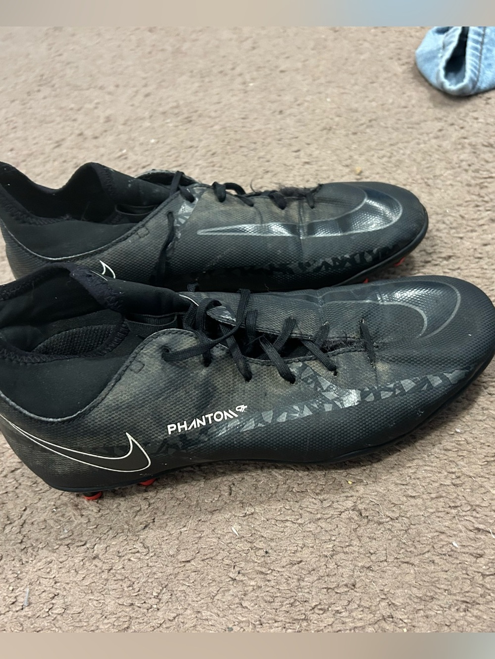 NIKE Black UNISEX- SIZE 6Y Athletic Cleat-Style Soccer Shoes